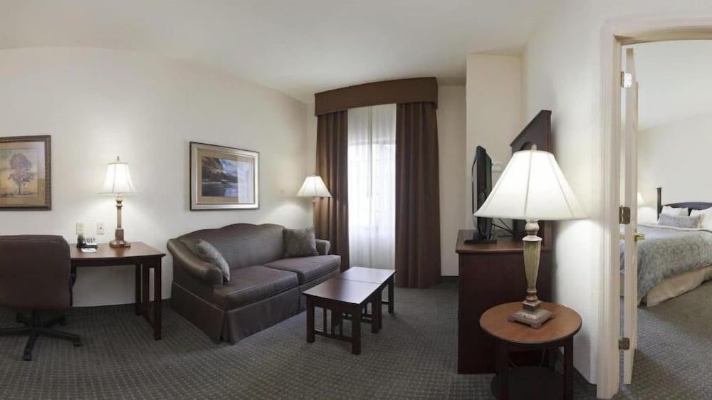 Staybridge Suites Gulf Shores 32/51
