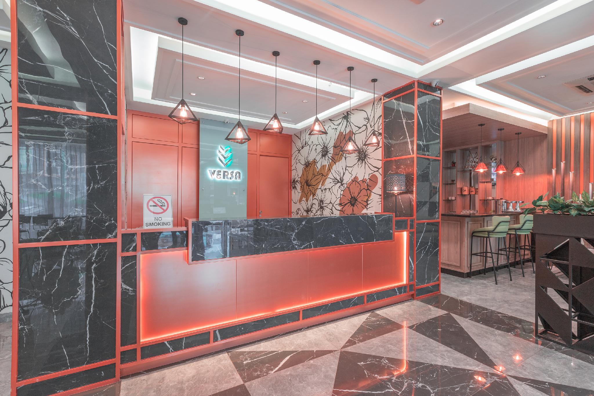 Versa Hotel Bekasi 7/23