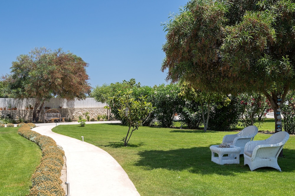 White Pearls Luxury Suites - Adults Only 37/69