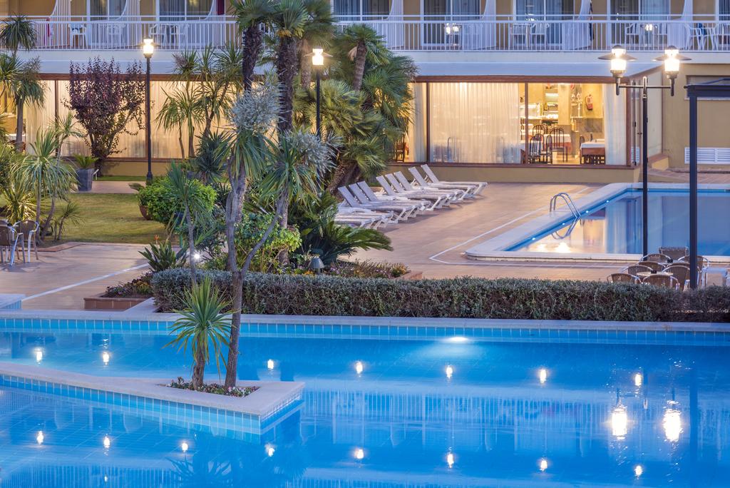President Hotel 4/41