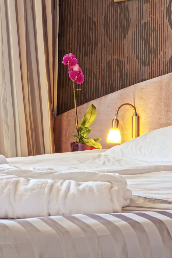 Hotel Triada 24/76