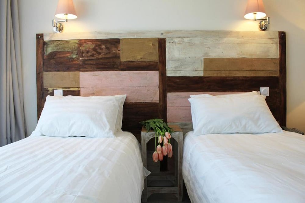 RIVES D'OR HOTEL 24/70