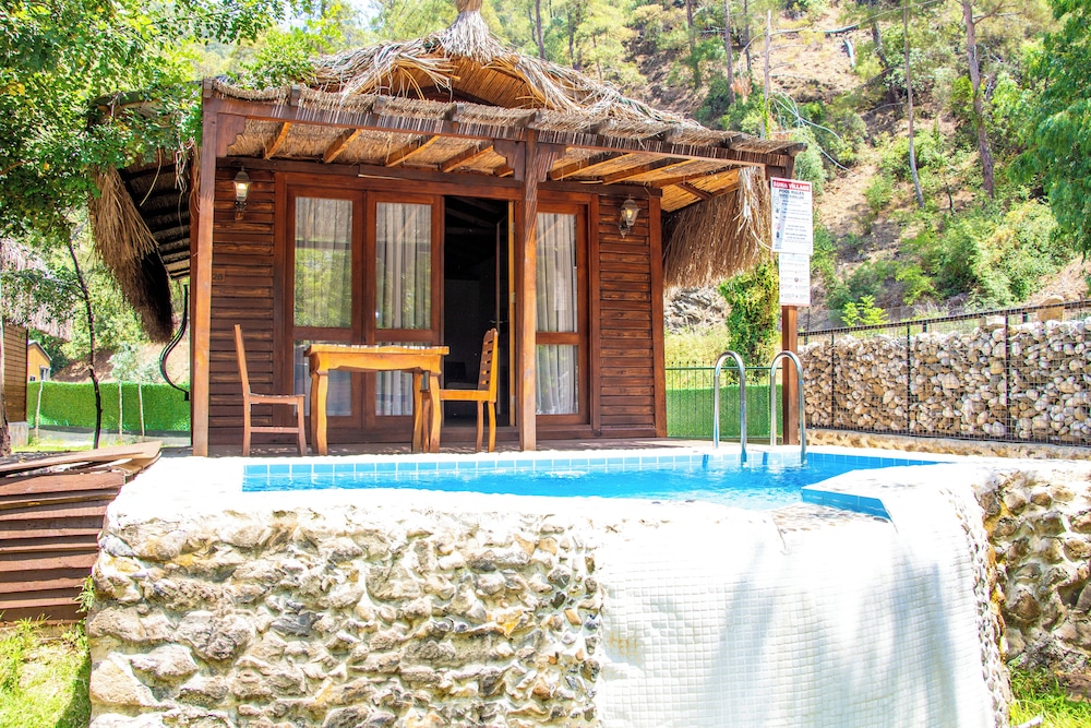 Suna Village Hotel 6/50