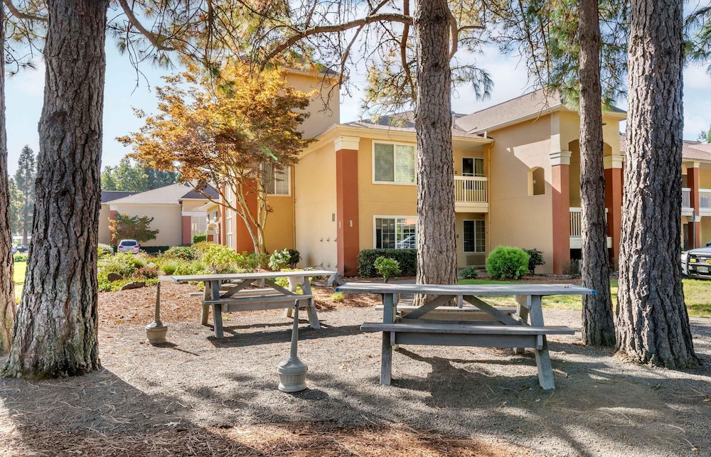 Extended Stay America Suites Portland Beaverton 40/62