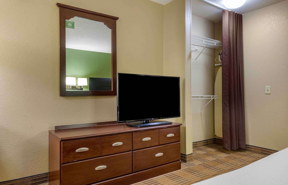 Extended Stay America Pittsburgh - West Mifflin 24/35