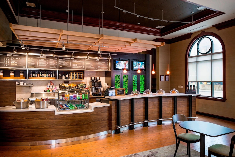 Courtyard by Marriott Norfolk Downtown 9/44