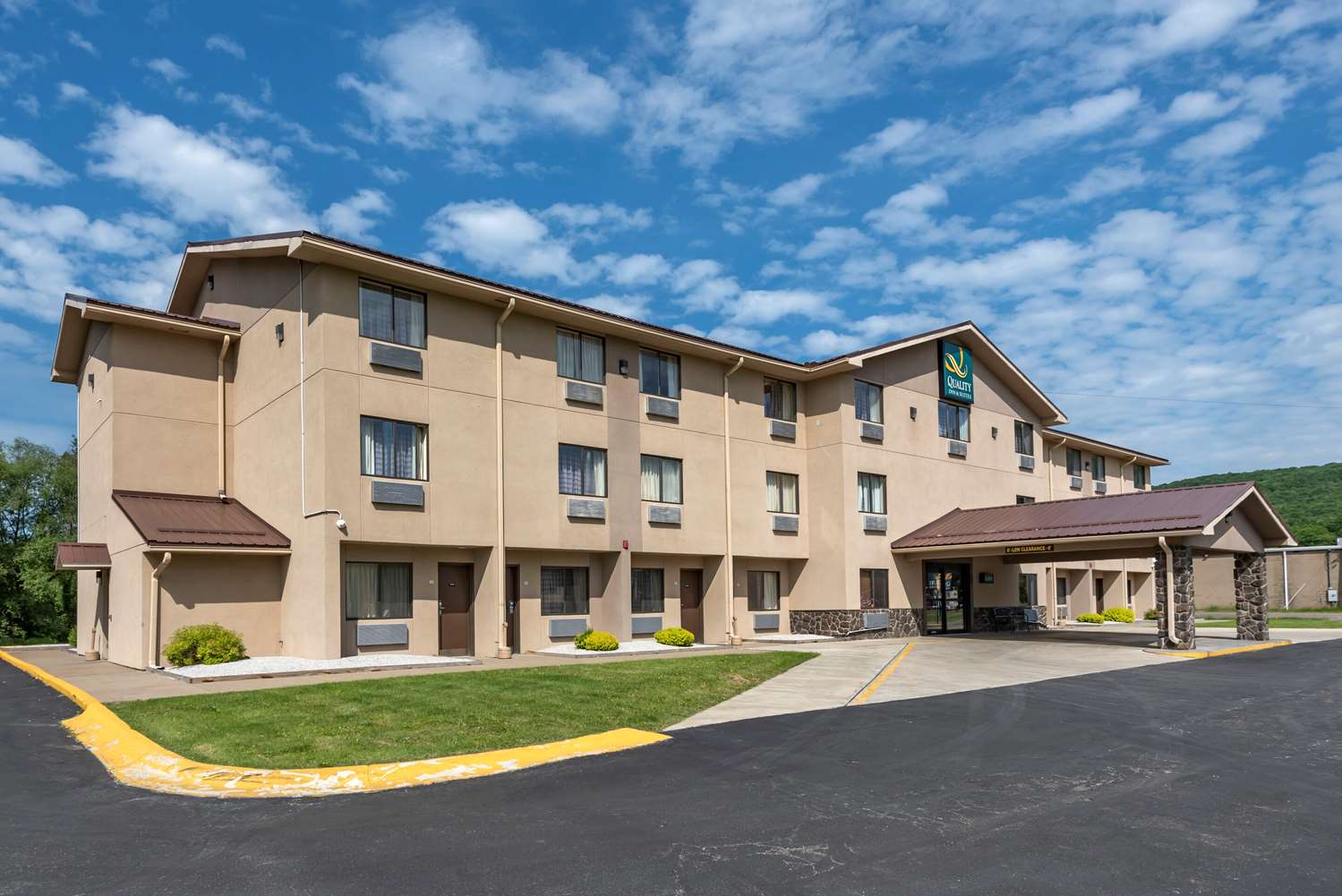 Quality Inn & Suites Warren PA 2/29