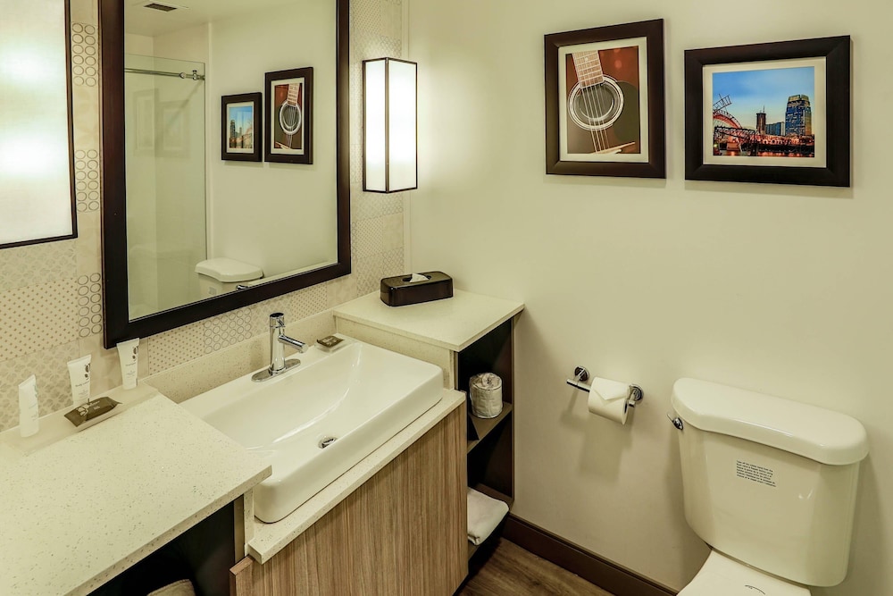 Country Inn & Suites By Radisson Nashville Airport TN 70/70