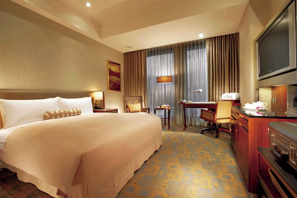 ROOM, DOUBLE BED, PARK VIEW