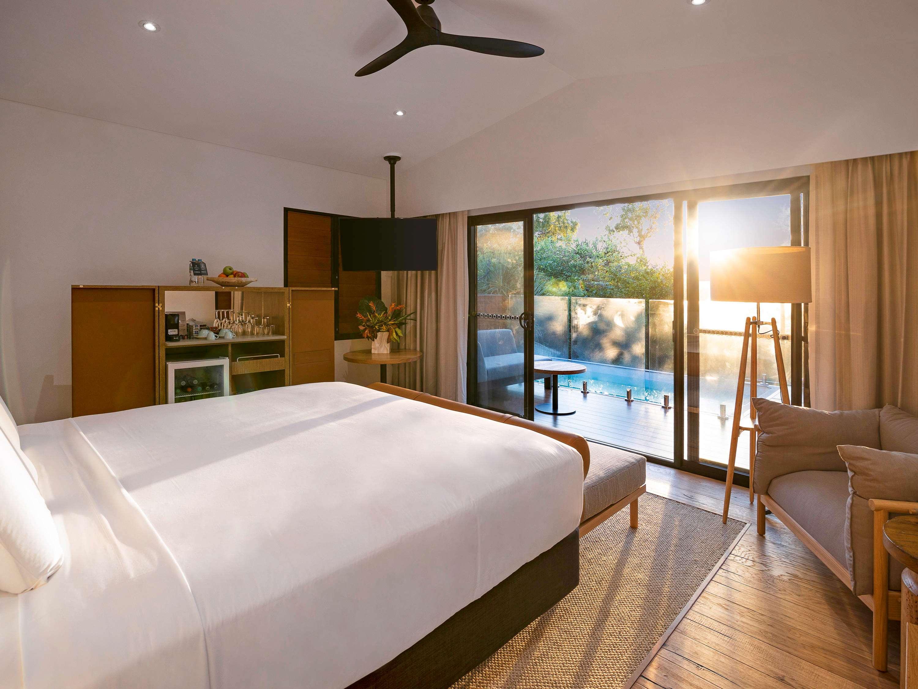 POOL, TROPICAL, VILLA, KING BED
