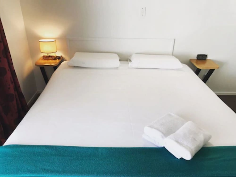 Siesta Motel 31/57