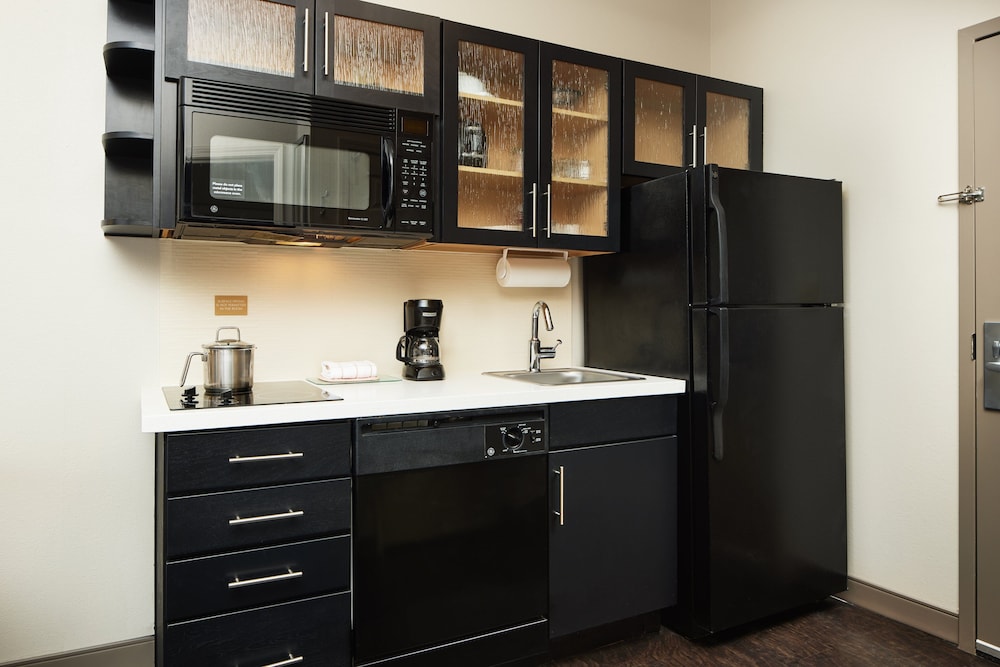 Candlewood Suites Charleston - Northwoods, an IHG Hotel 5/50