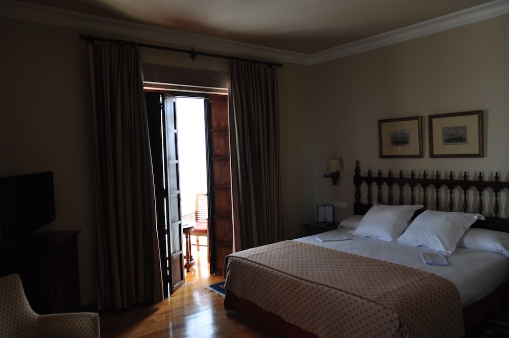 PARADOR DE FERROL 6/40