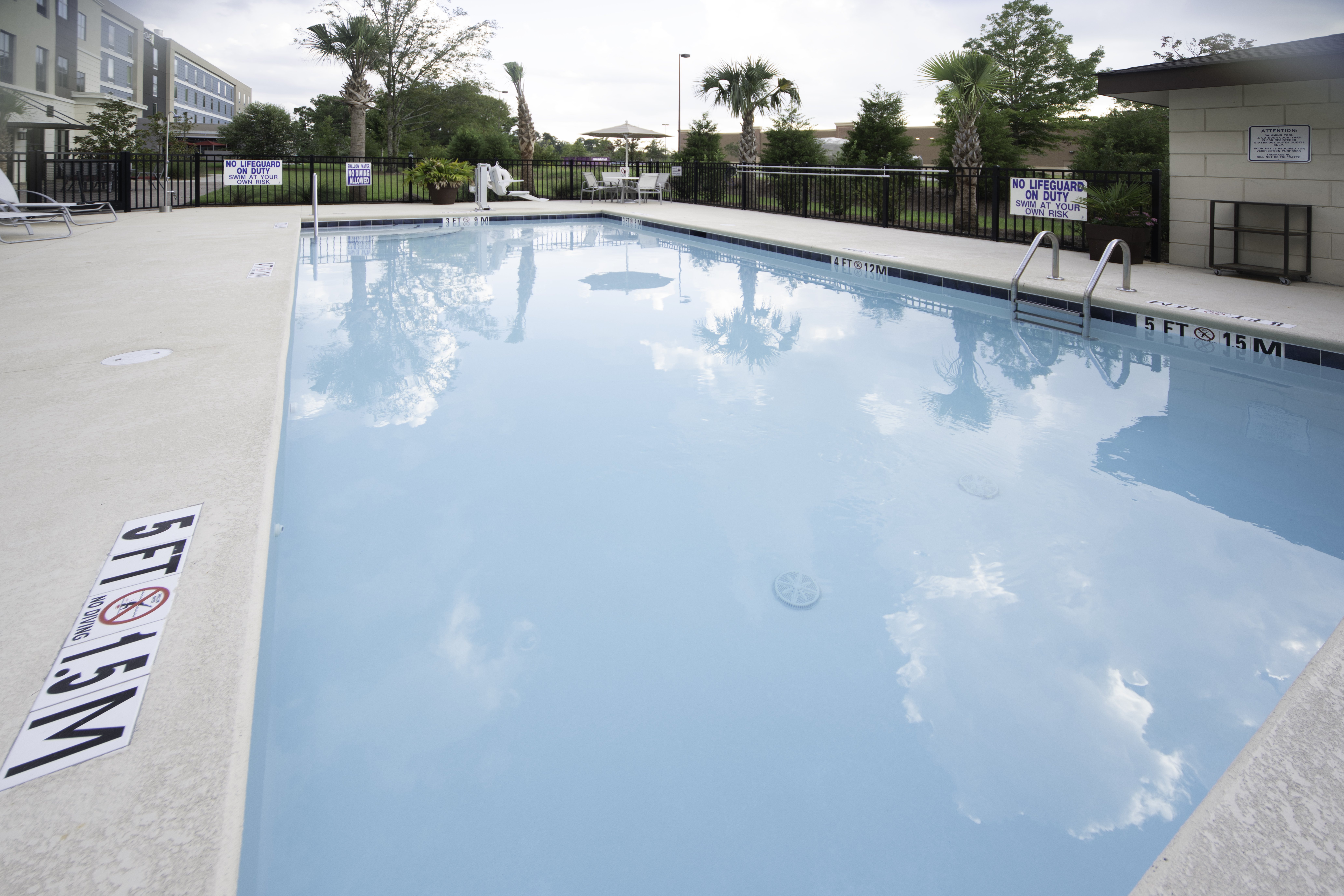 Staybridge Suites Summerville 21/48