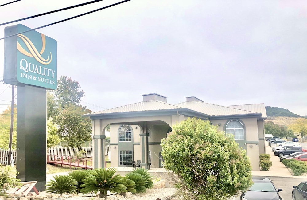Quality Inn & Suites Kerville, TX 3/41