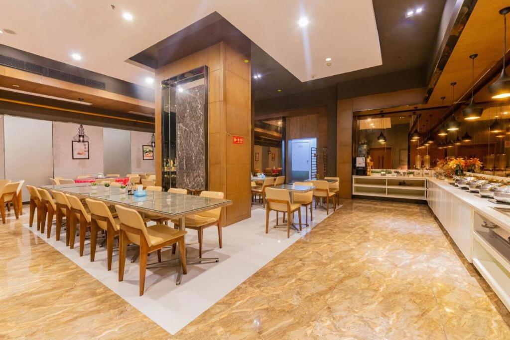 Jinjiang Inn Select (Xi'an Bell Tower North Street Metro Station) 47/67