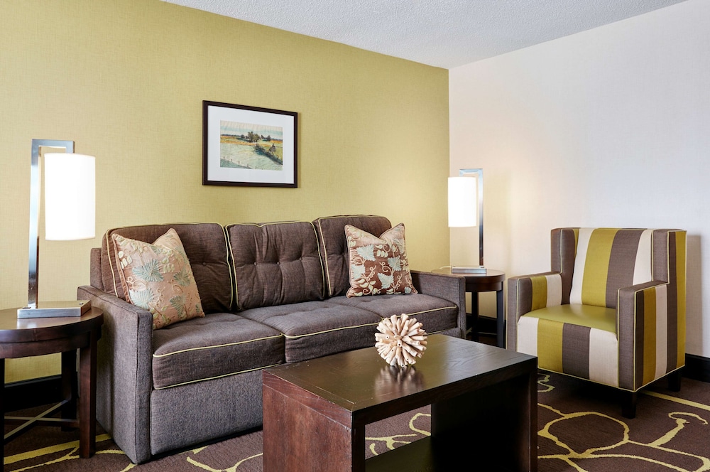 DOUBLETREE BY HILTON HOTEL CHARLOTTE 43/76