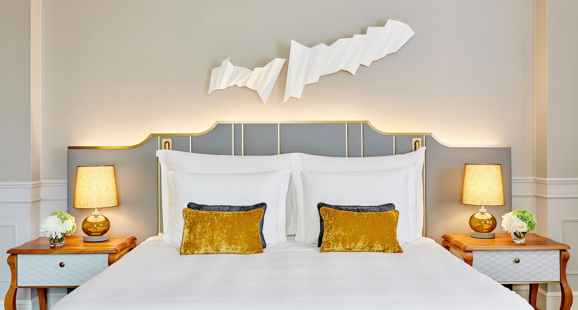 MANDARIN, KING BED