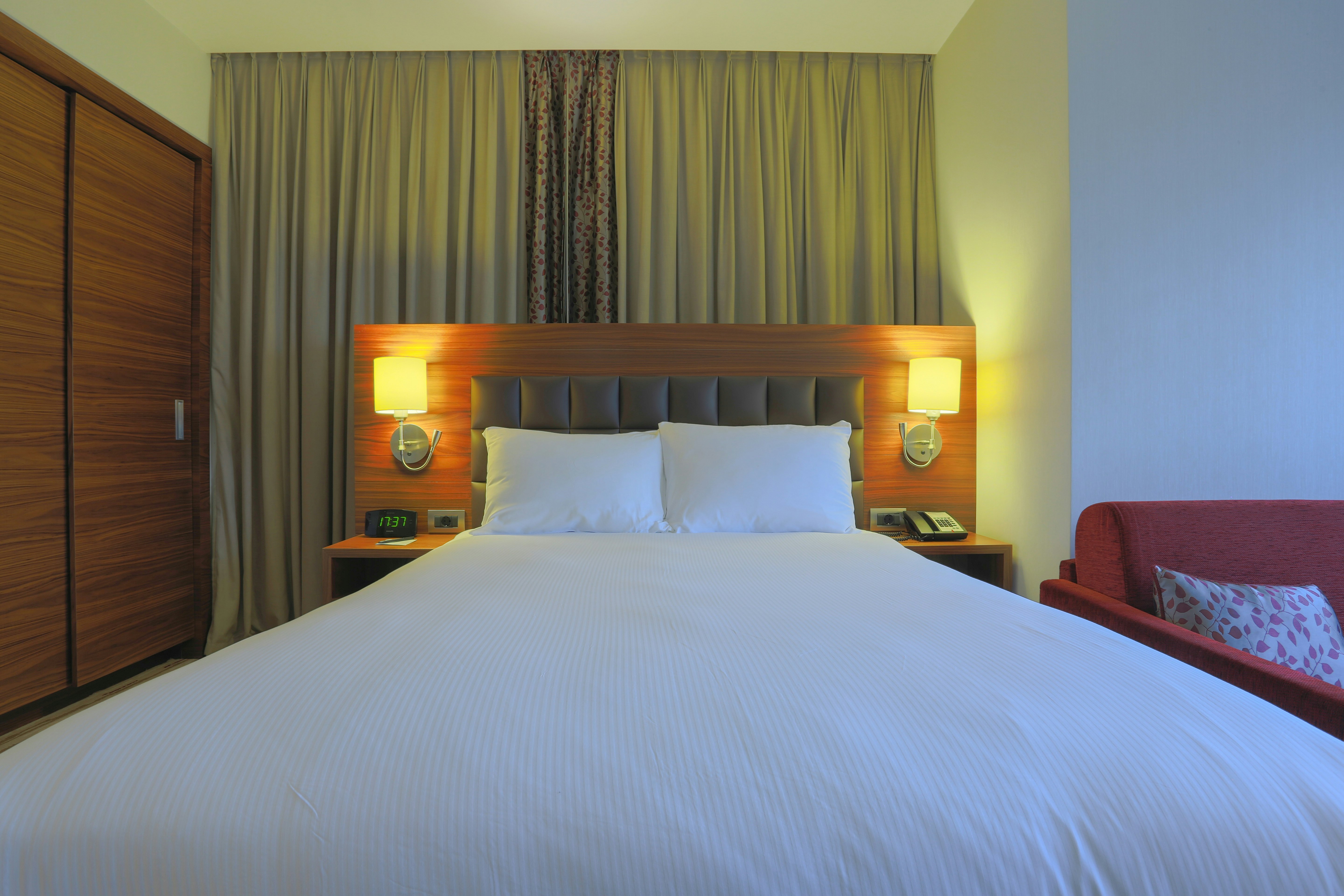 FAMILY, QUEEN BED