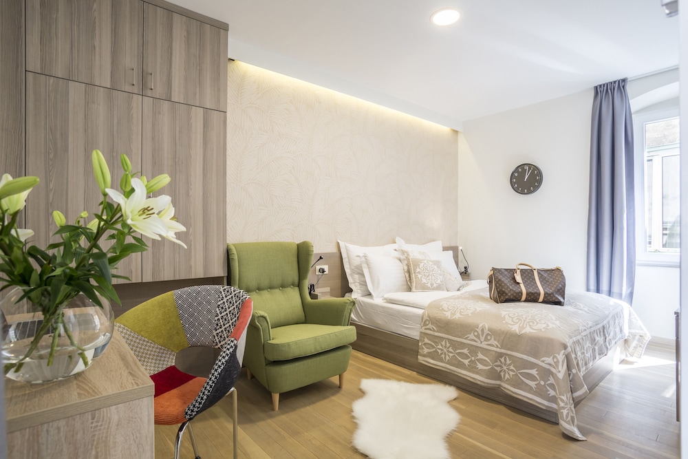 Centro Di Centri Rooms 54/77
