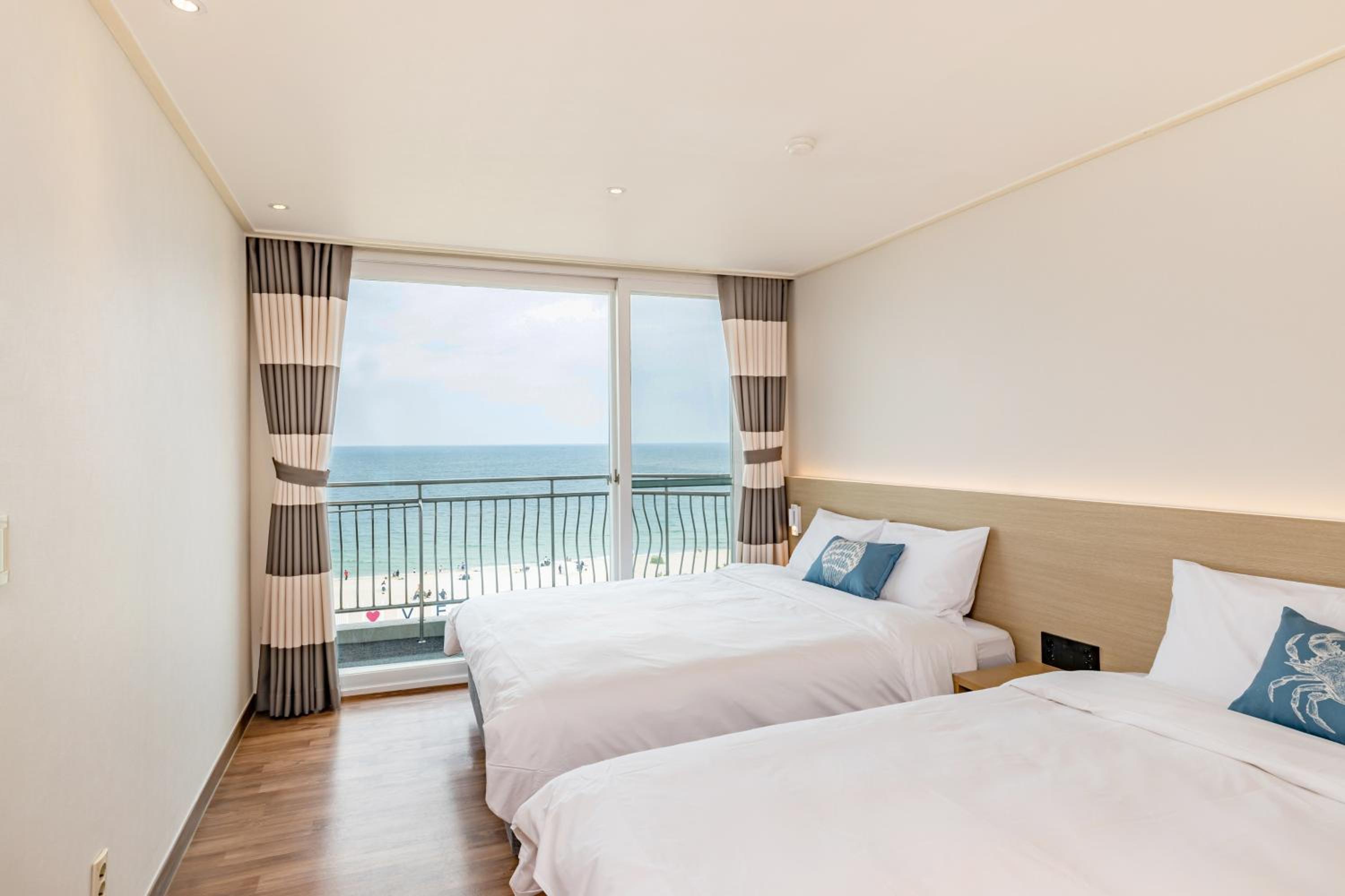 Kensington, Deluxe, Ocean View