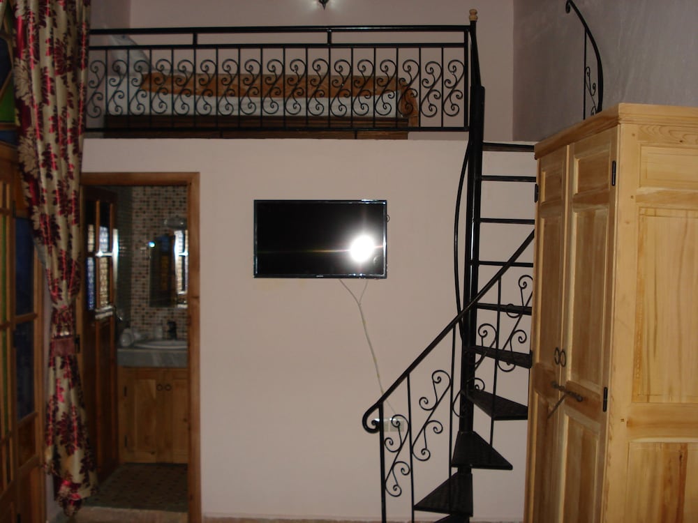 RIAD TARYANA 25/53