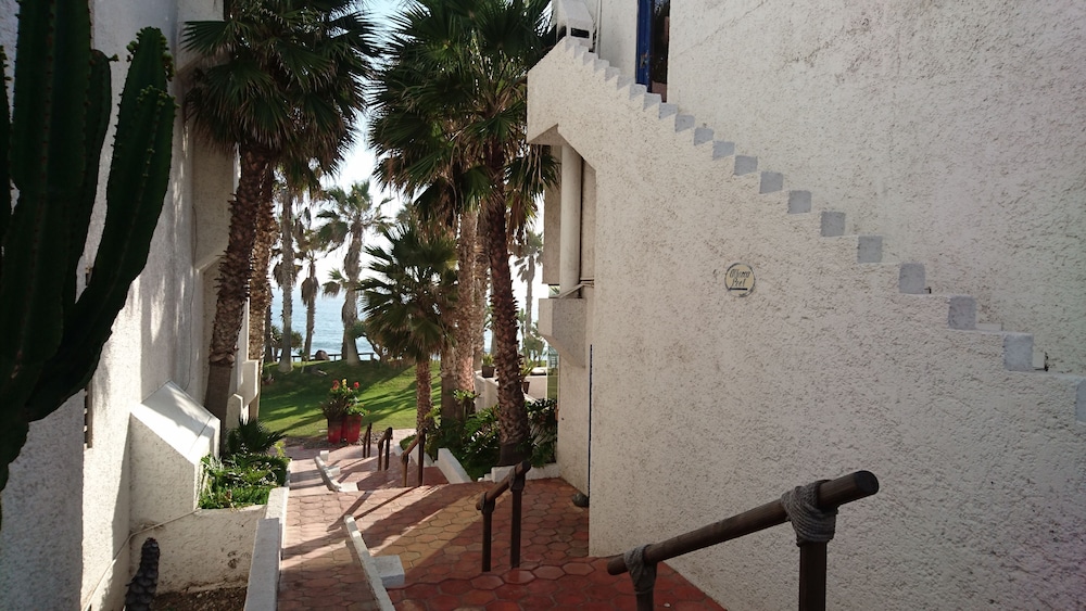 Las Rocas Resort Spa 36/50