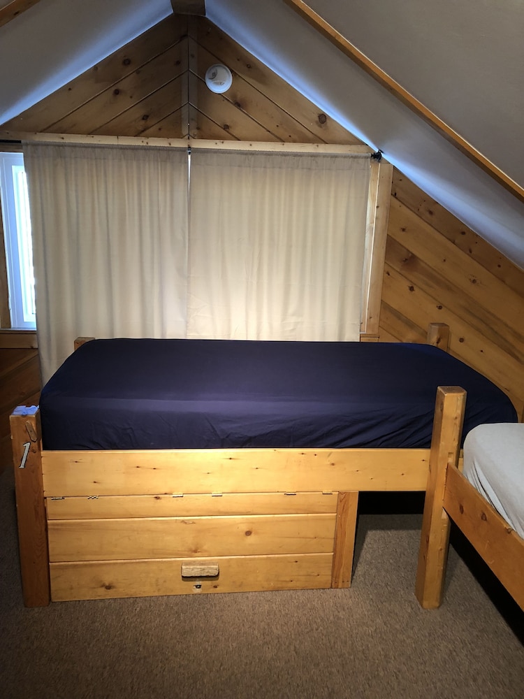 Estes Park Adventure Hostel 17/26