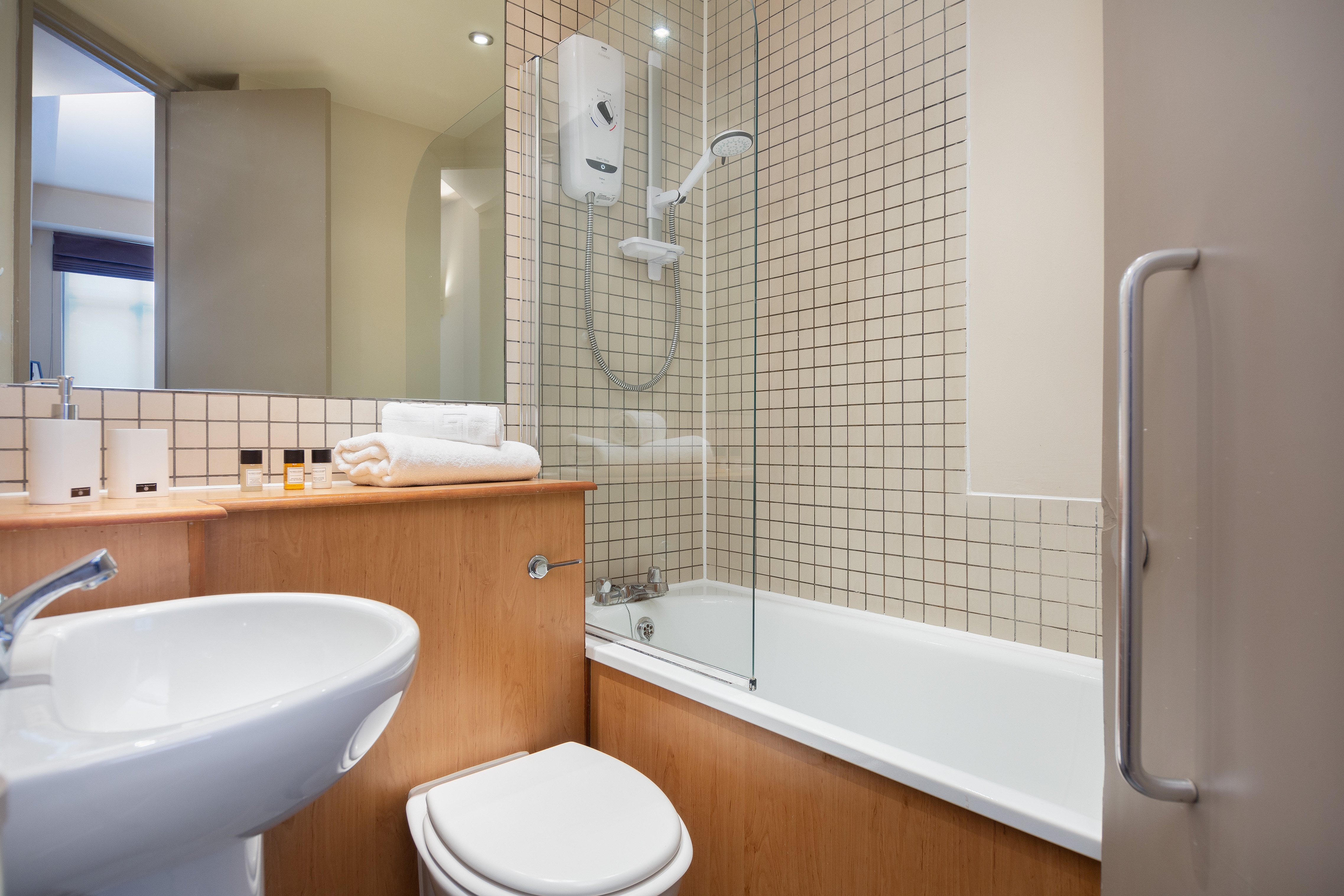 Luxurious Lawrence House Serviced Apartment 43/50