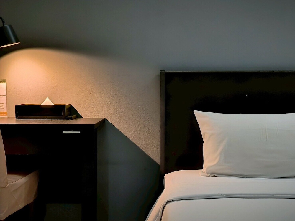 Centric Place Hotel 33/66