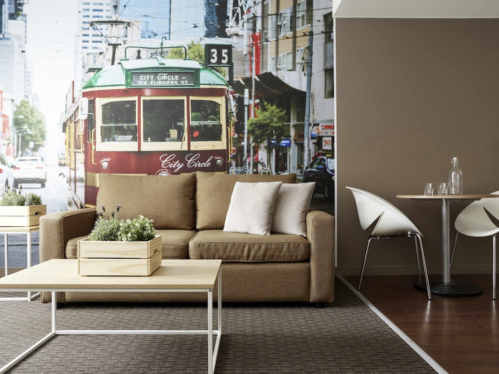 ibis Melbourne Hotel and Apartments 51/70