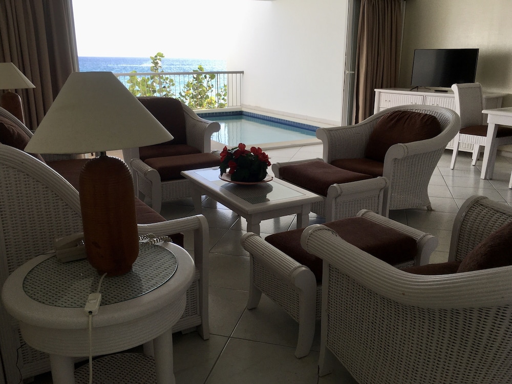 Sapphire Beach Club and Resort 21/50