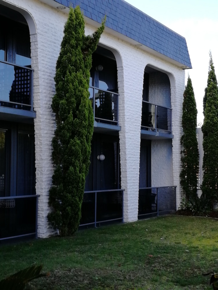 BANJO PATERSON MOTOR INN 41/50
