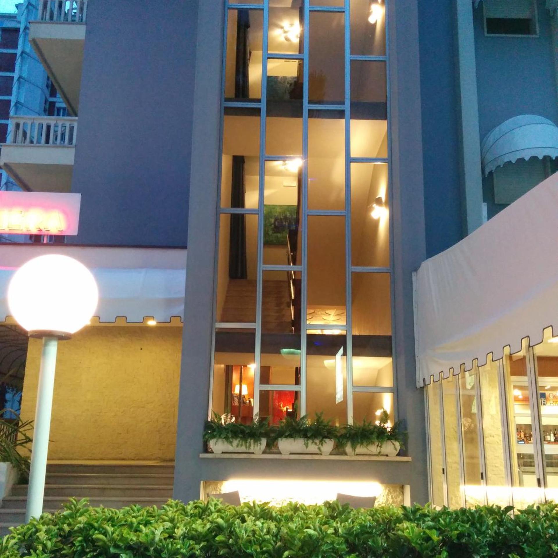 Hotel Riviera 37/50