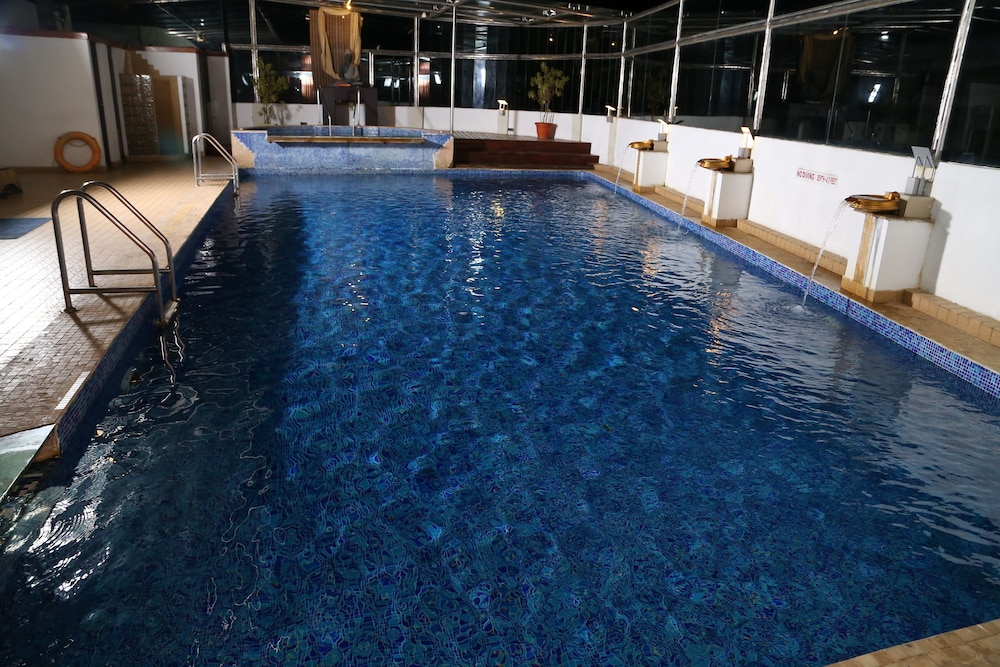 Gokulam Park Hotel & Convention Centre 16/16