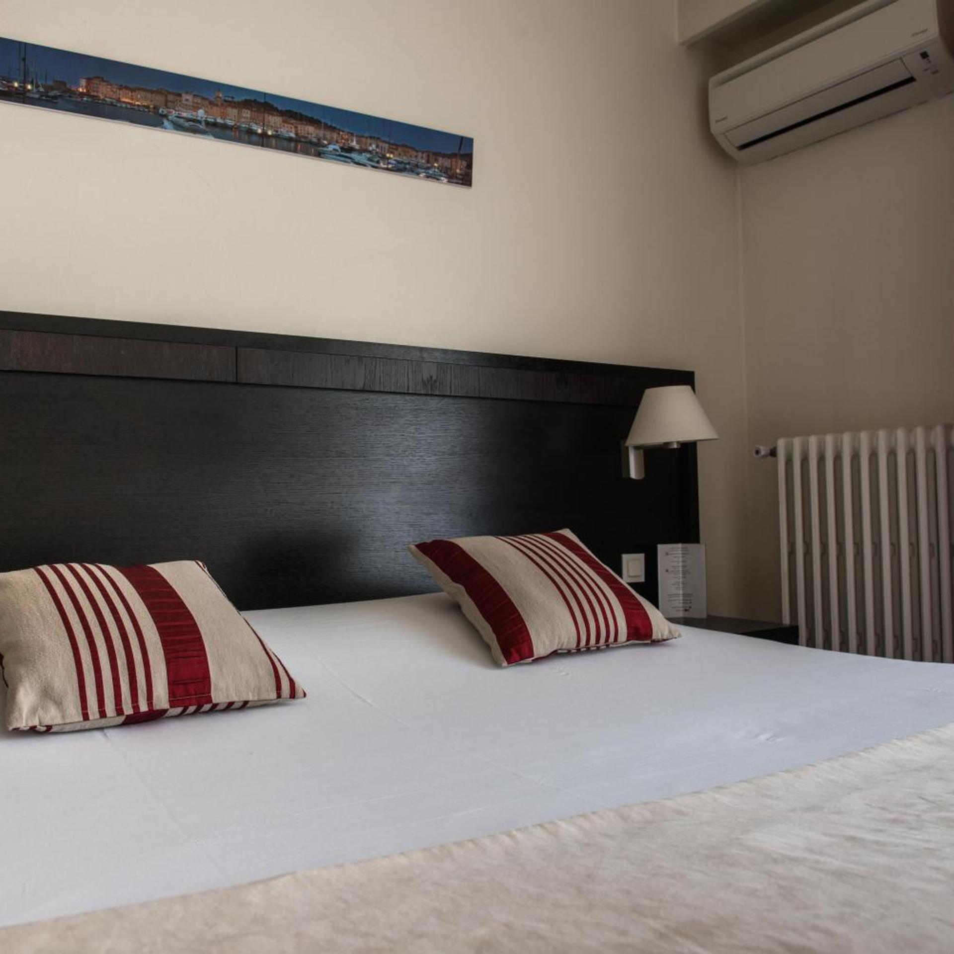غرفة قياسية بسرير مزدوج، Exclusive Hotel Comte De Nice 3/10