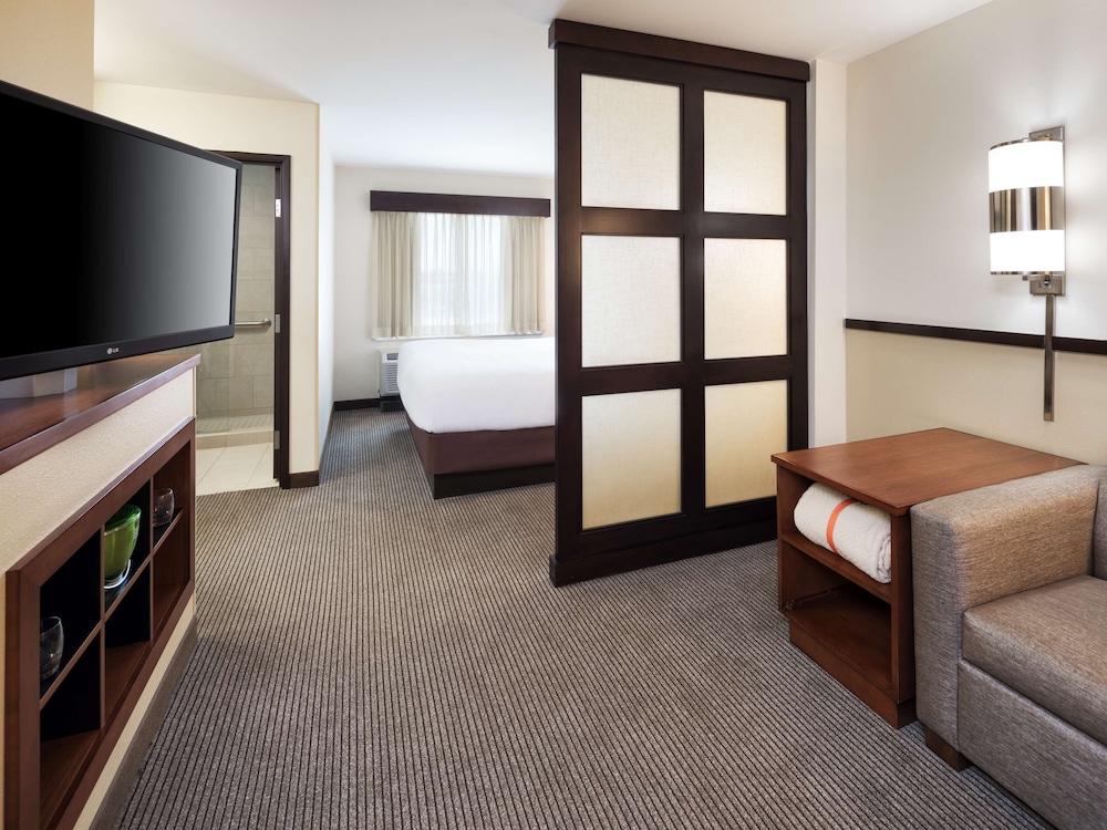 Hyatt Place South Bend / Mishawaka 11/20