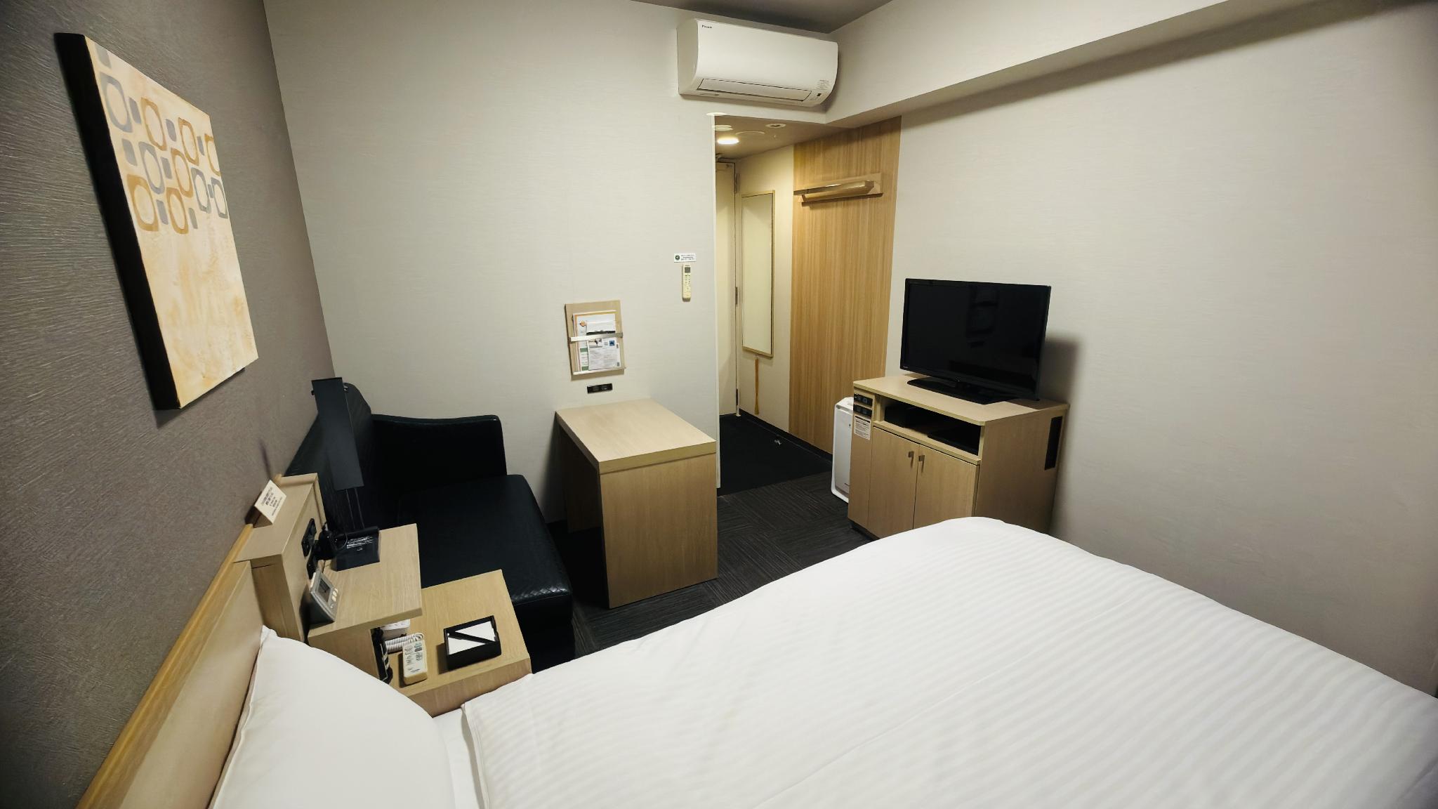 Semi Room, Standard, Semi Double Bed, Small, Smoking