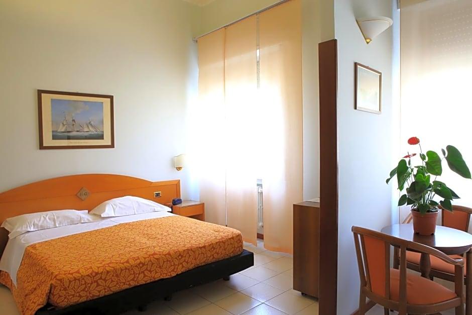 Hotel Calabresi 20/48