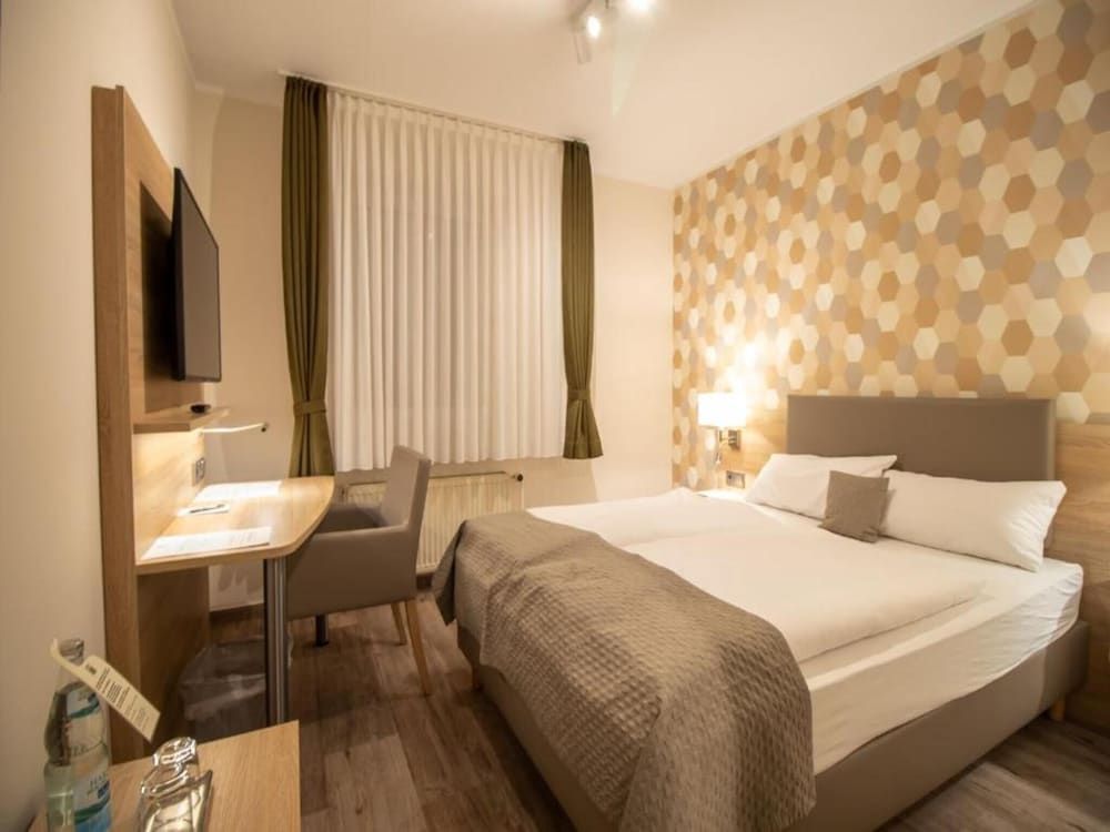 Hotel Fallersleber Spieker 8/50