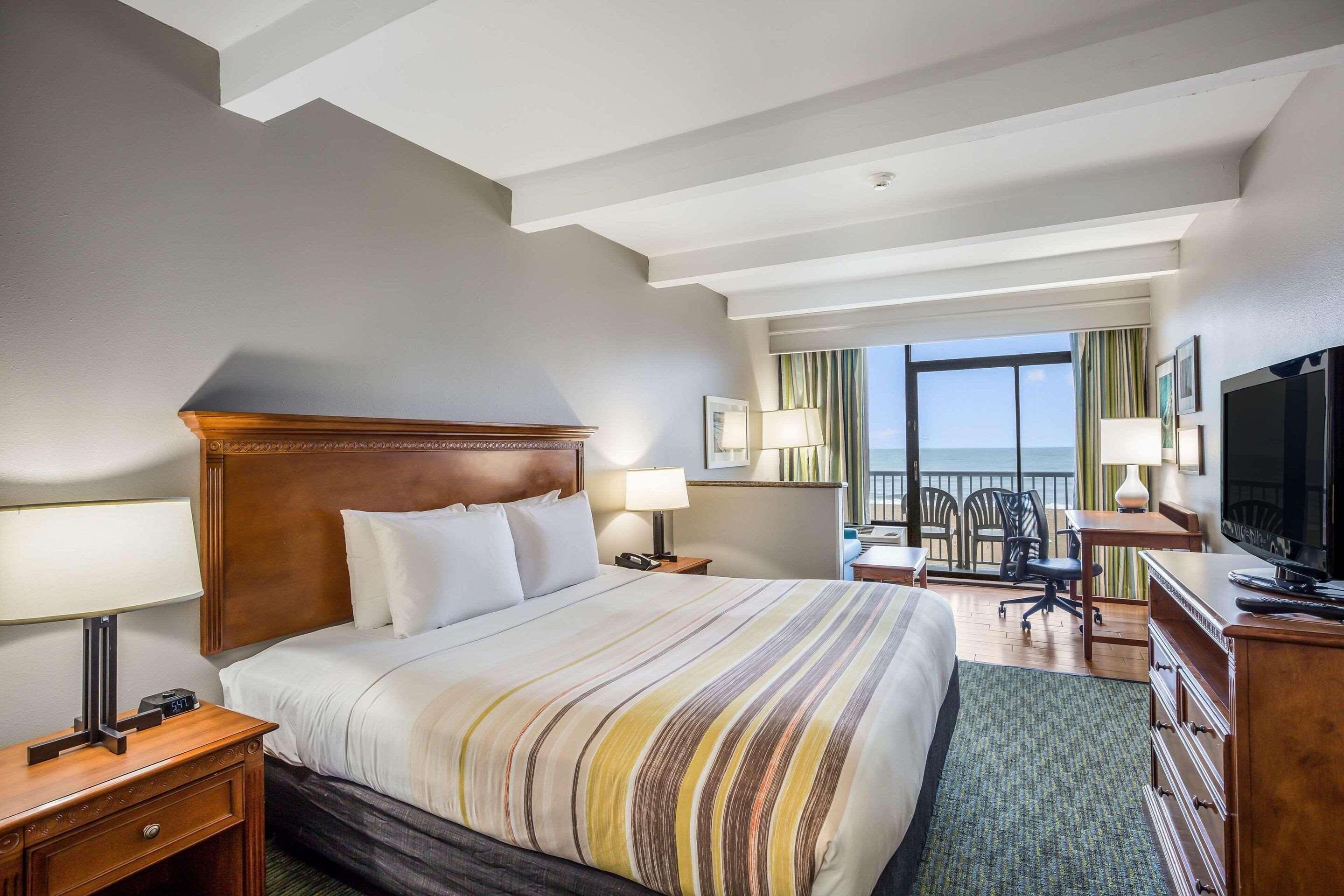 ROOM, KING BED