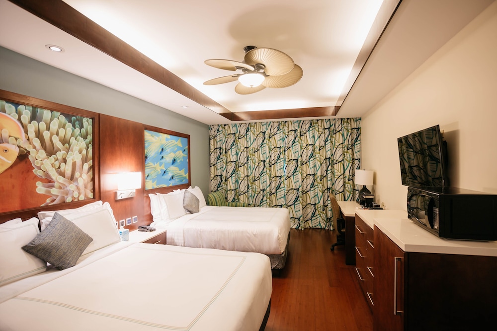 Surfrider Resort Hotel 18/79