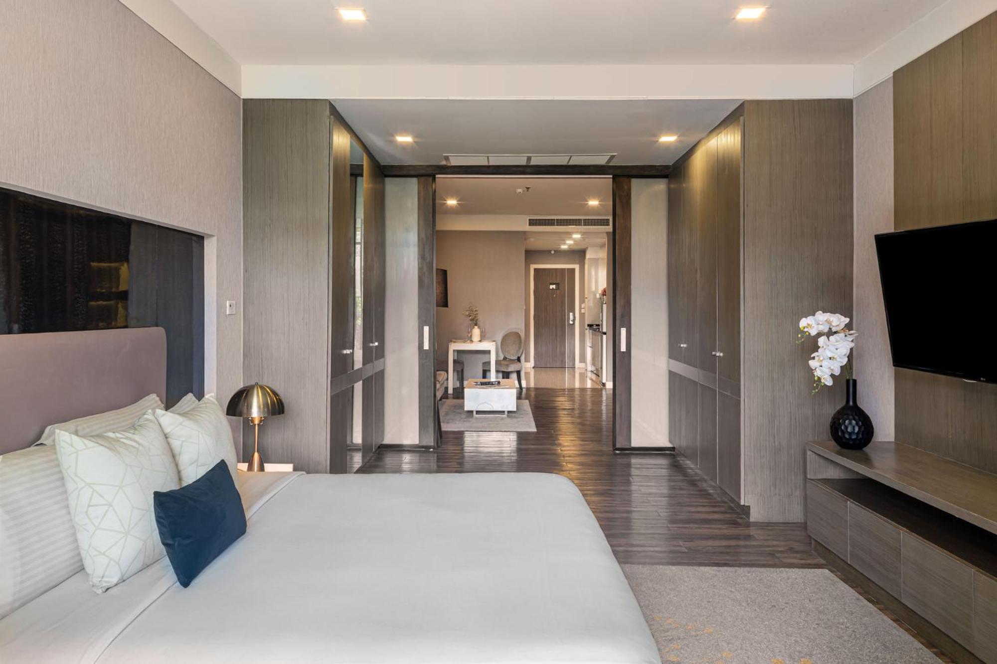 1 BEDROOM, DELUXE, SUITE, KING BED