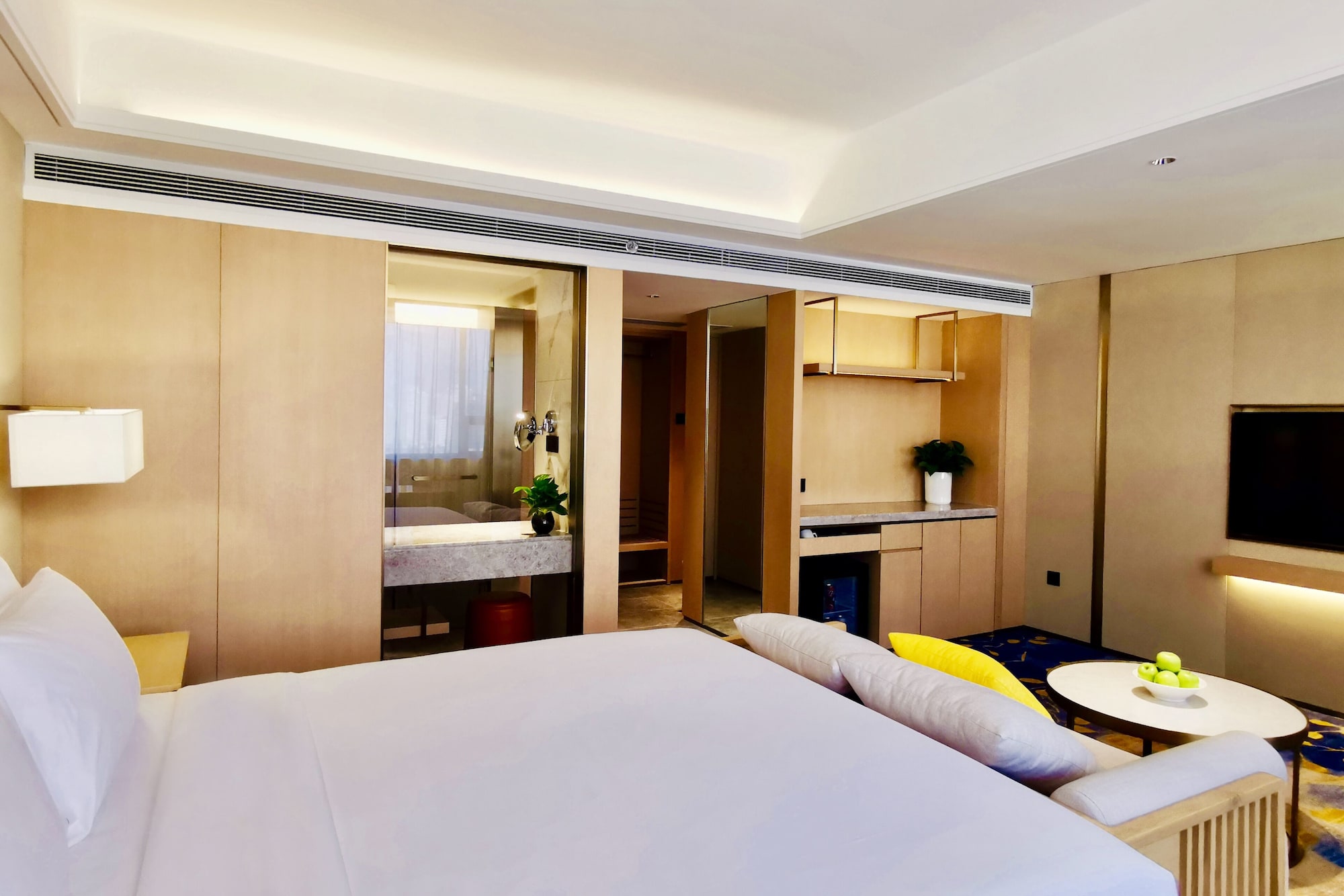 Deluxe, Executive, King Bed