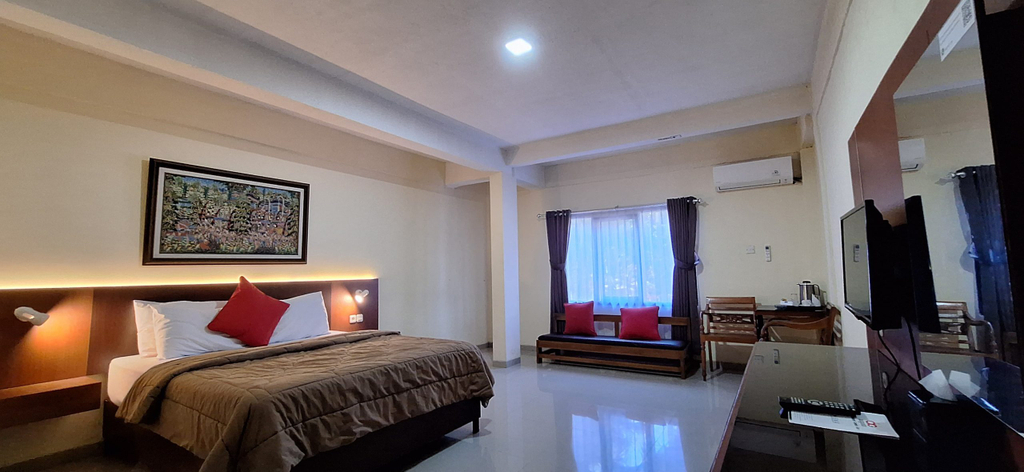 Augusta Hotel dan Glamping Palabuhanratu 2/11