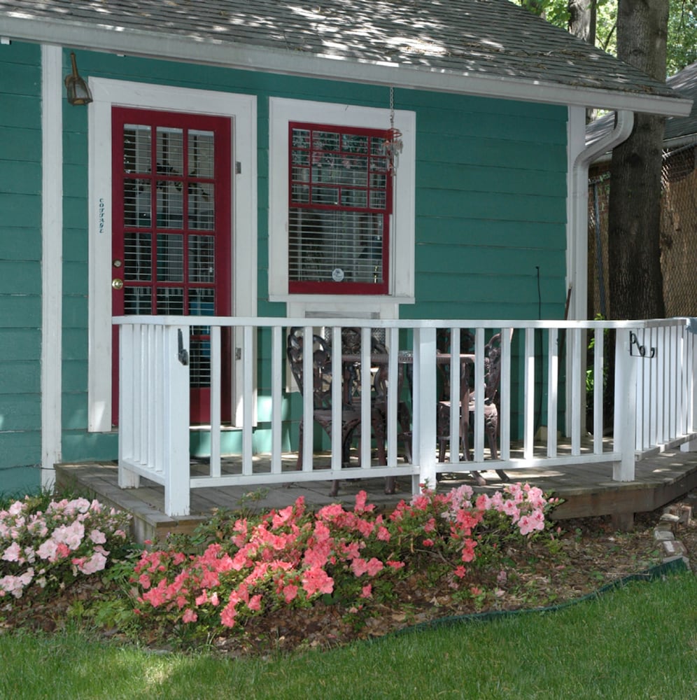 Sugar Magnolia Bed & Breakfast 2/34