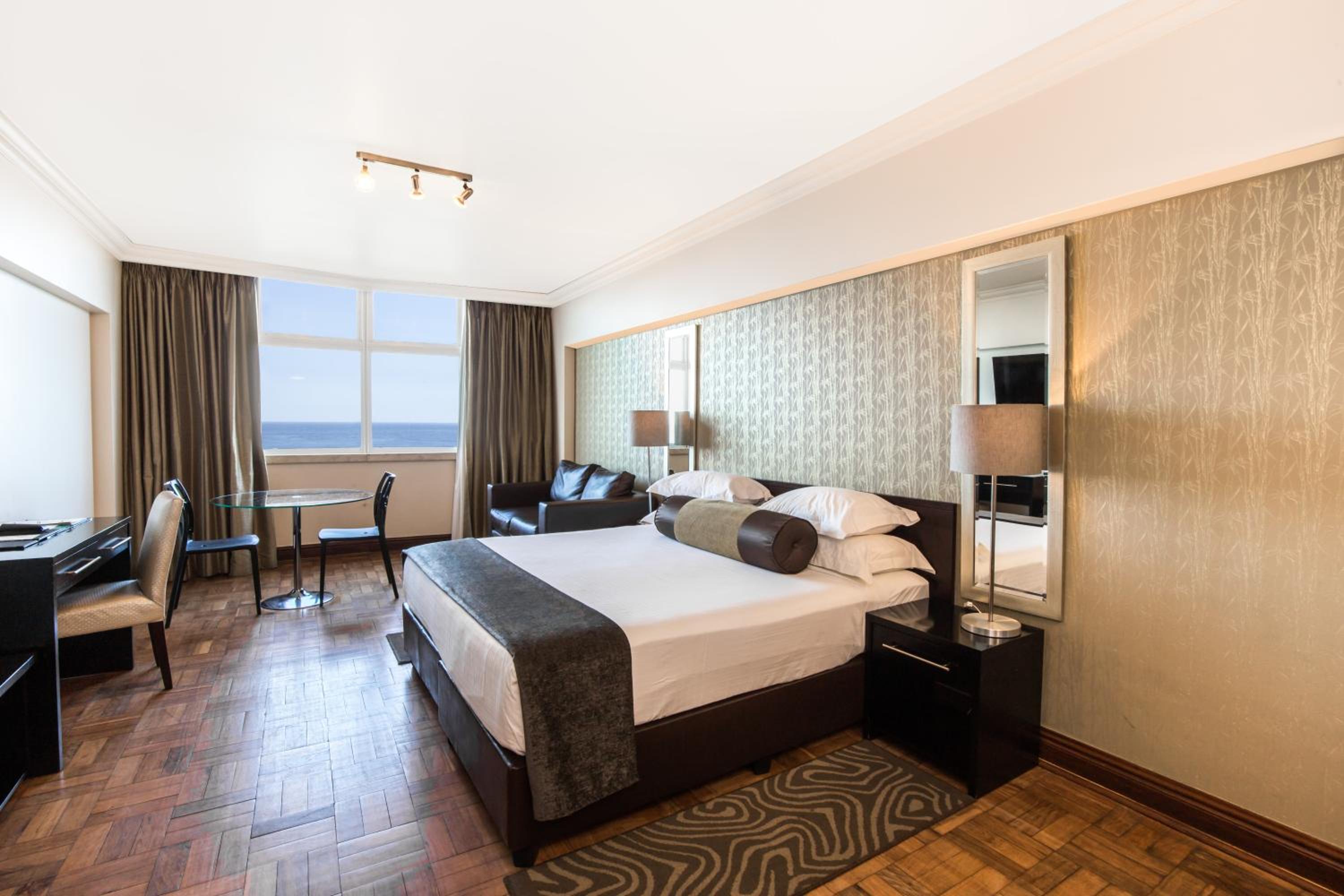 غرفة سوبيريور بسرير مزدوج أو سريرين منفصلين، Belaire Suites 4/10