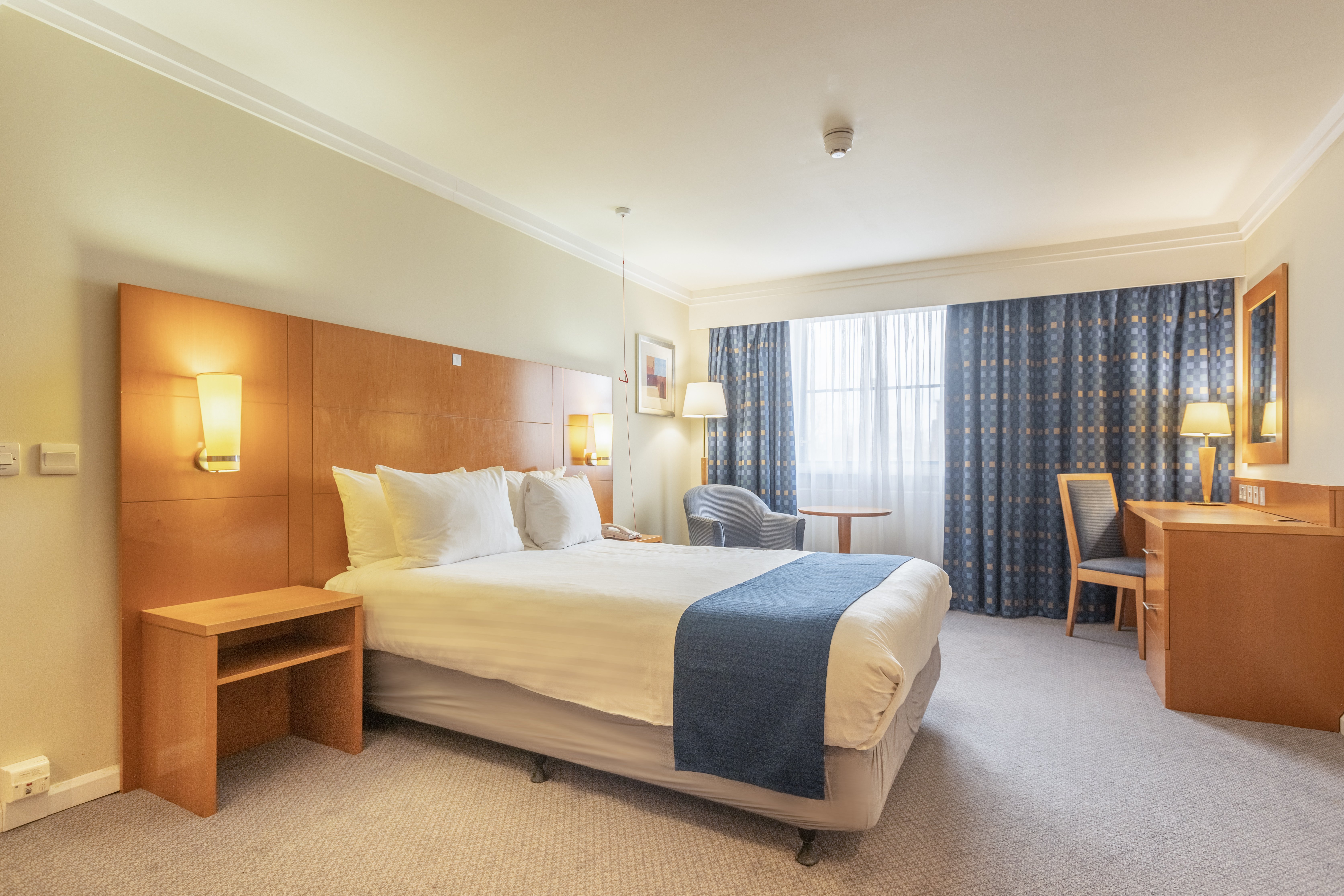 Holiday Inn London Sutton 13/73