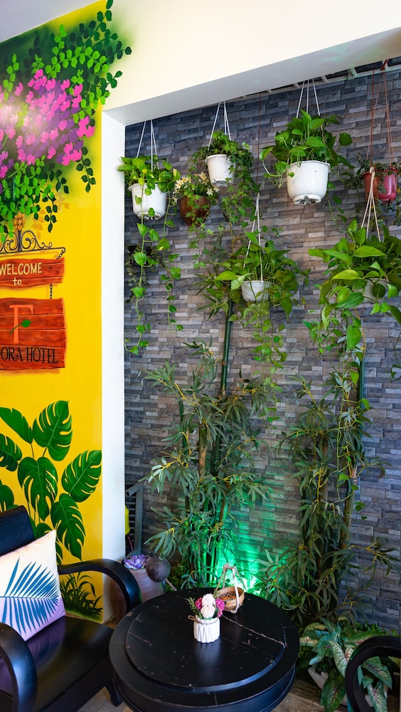 Flora Hotel Hue 68/75