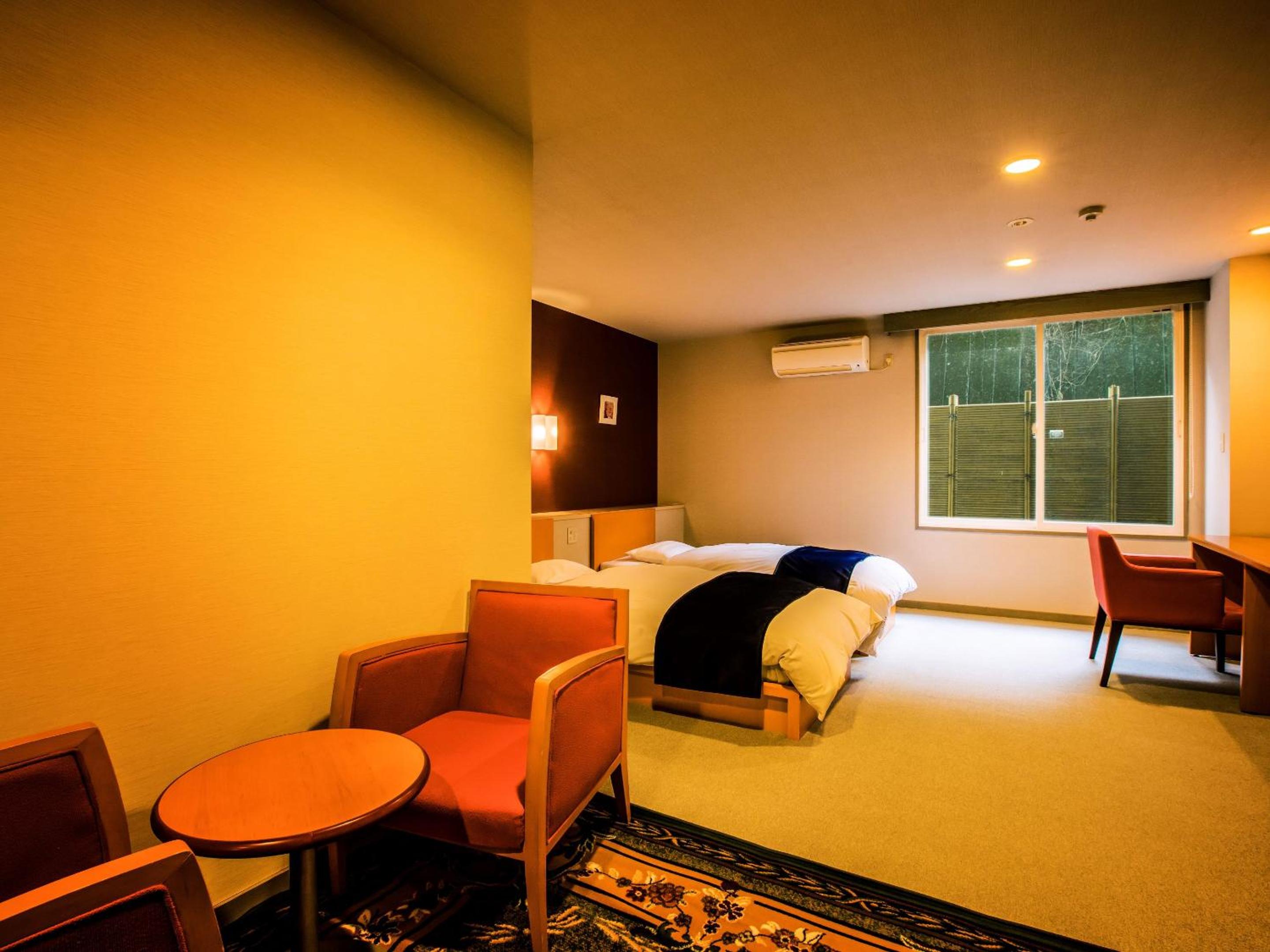 Standard, Twin Beds